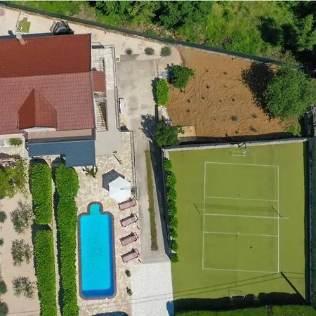 Nicole, Makarska - Poljica *