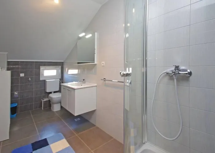 Nicole, Makarska - Poljica Imotski