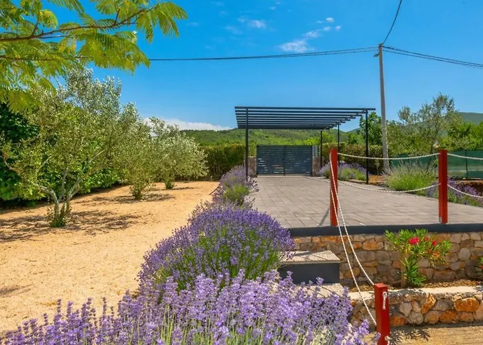 Nicole, Makarska - Poljica Imotski